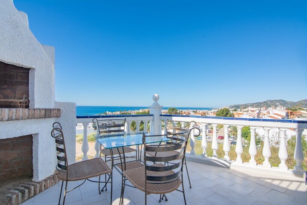 Property photo 3 of 10 Lounge Terrace
