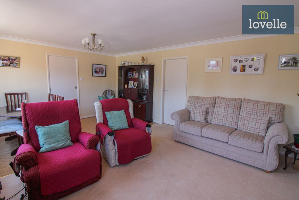 Property photo 3 of 18