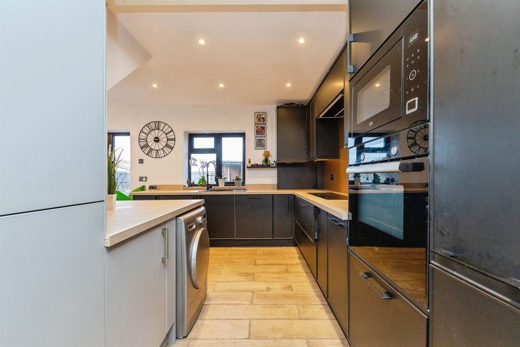 Additional image 6 of 3 bed semi-detached house for saleGaunts Way, Letchworth Garden City SG6