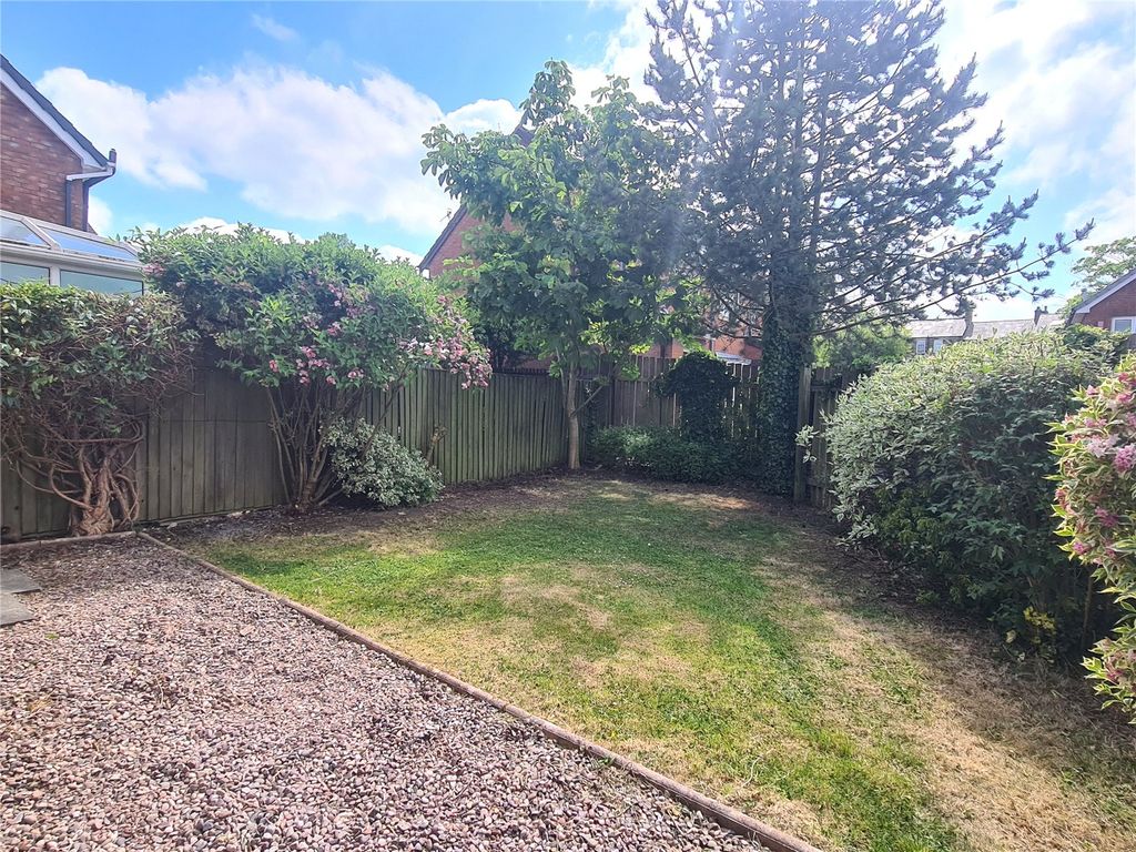 Property photo 2 of 16 Garden