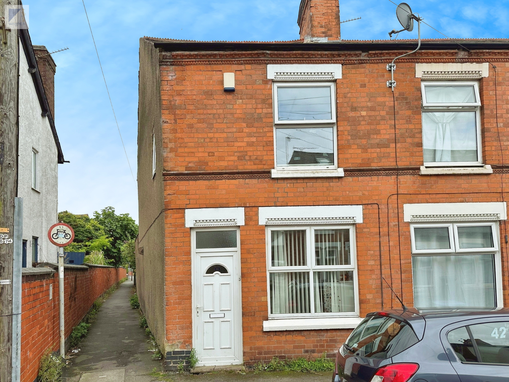 Property photo 1 of 11 Charles Street, Hinckley