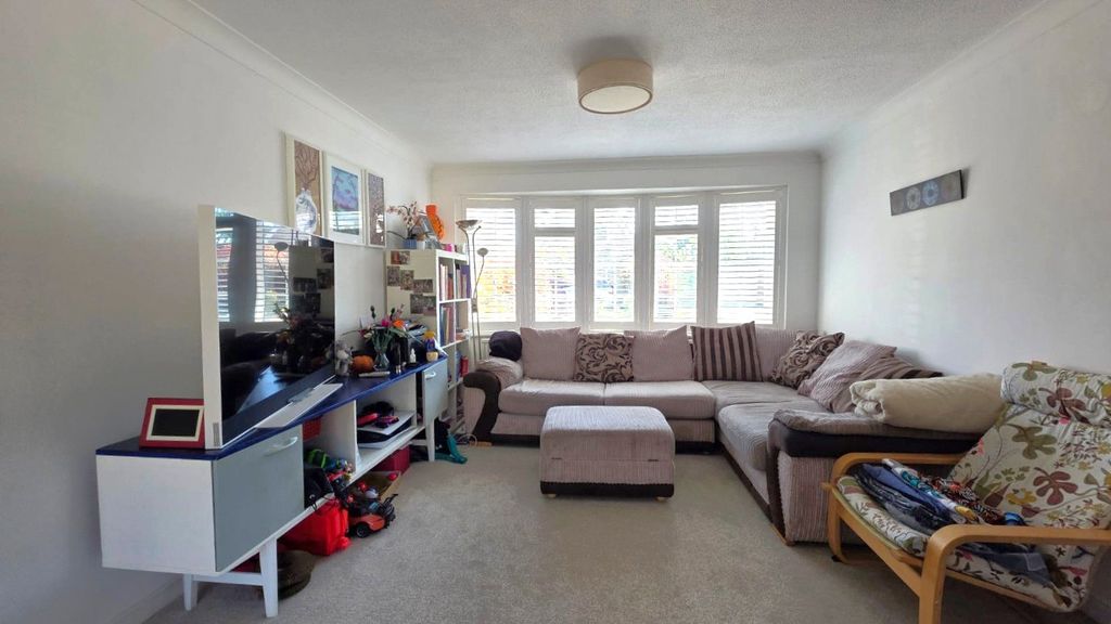 Property photo 2 of 16 Picture No. 12