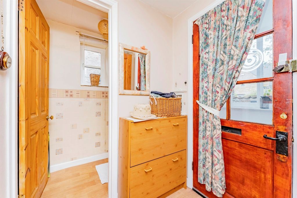 Property photo 3 of 17