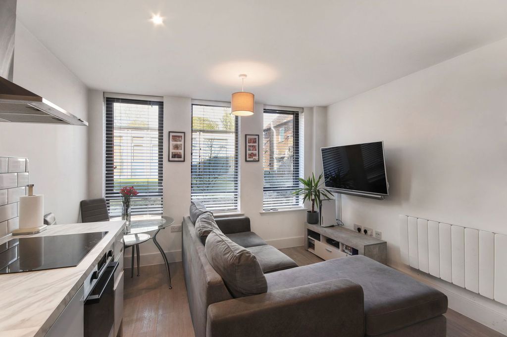 Property photo 3 of 9