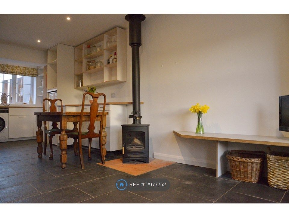 Property photo 1 of 8 Living Space