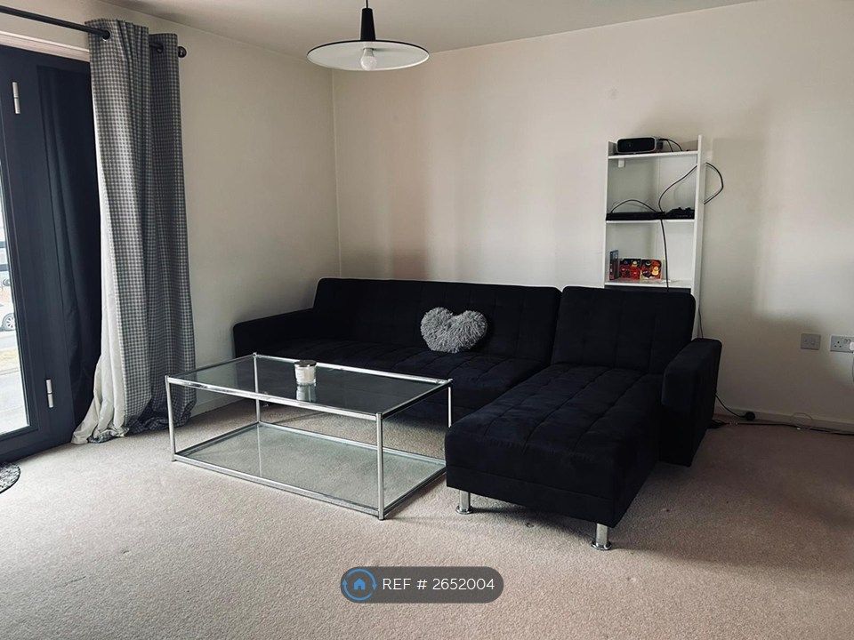 Property photo 3 of 8 Living Room