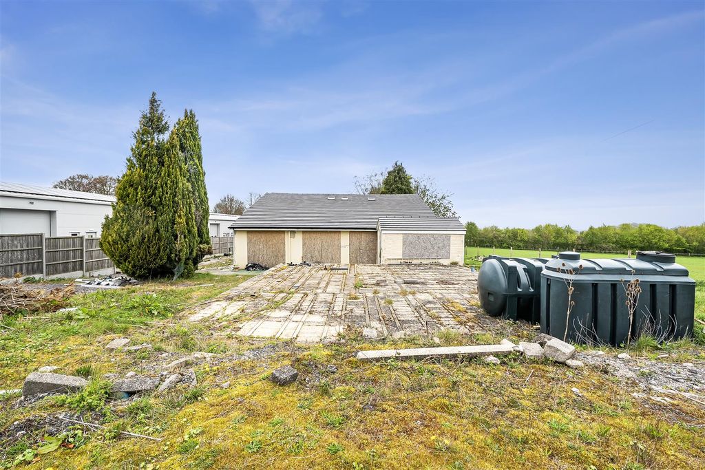 Property photo 3 of 18 1440516-3-69De5E1728977.Jpg