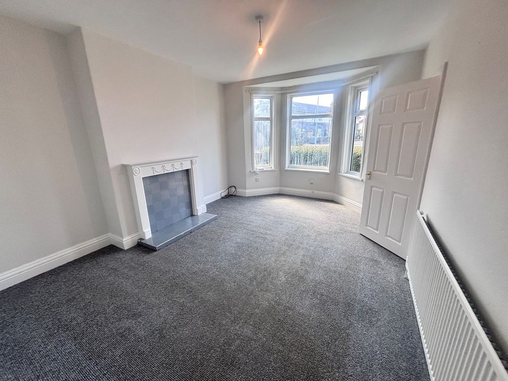 Property photo 2 of 10 Living Room
