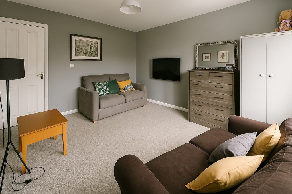 Property photo 2 of 10 Lounge