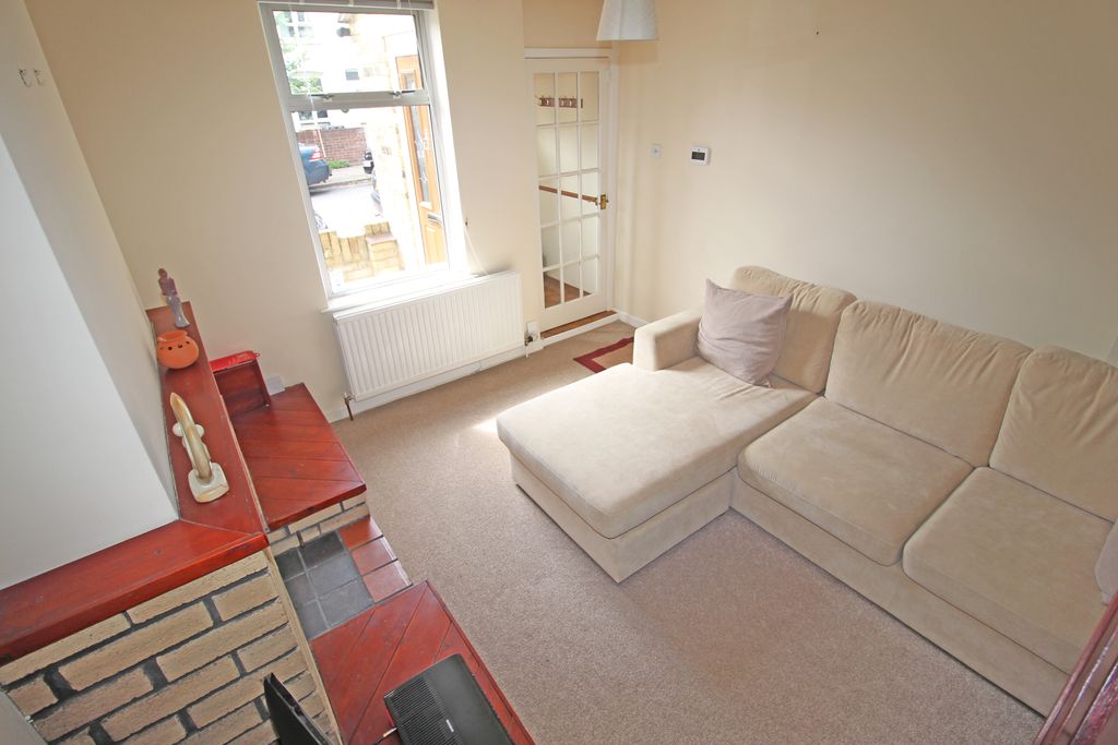 Property photo 2 of 8