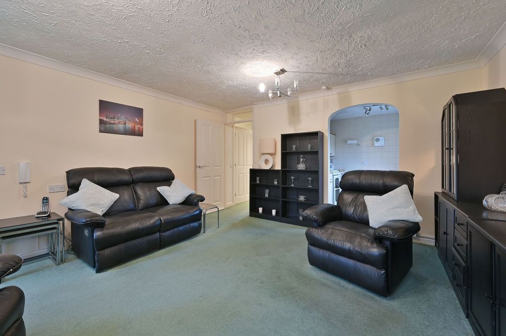 Property photo 3 of 14