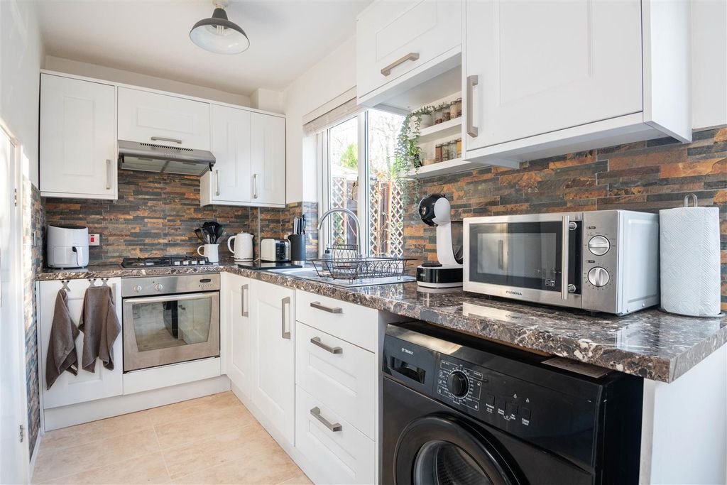 Property photo 3 of 13 Kitchen / Diner