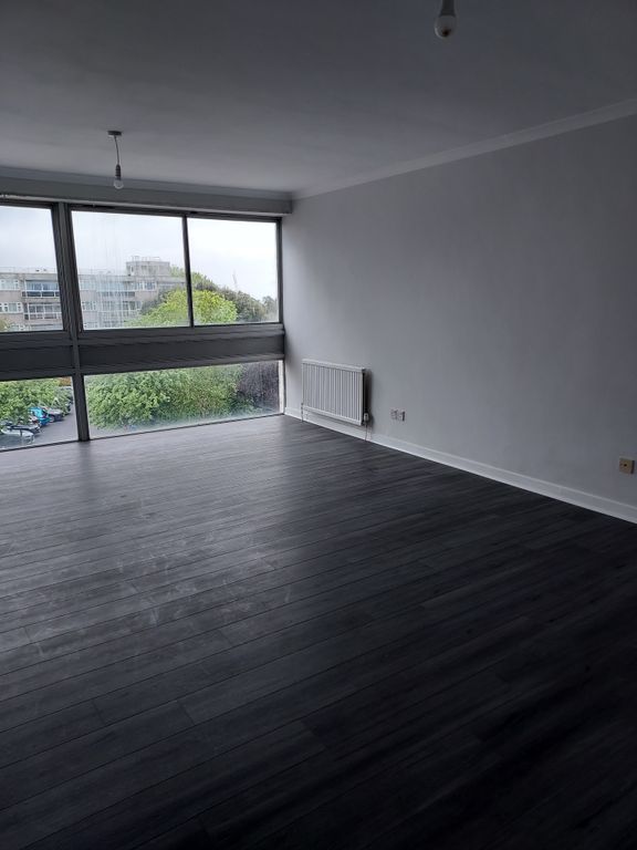 Property photo 2 of 12 Lounge