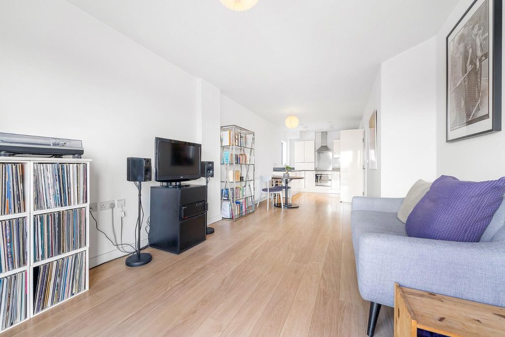 Property photo 2 of 10 Open Plan Kitchen-Reception (5).Jpg