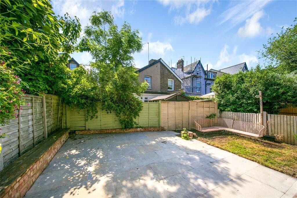 Property photo 3 of 12