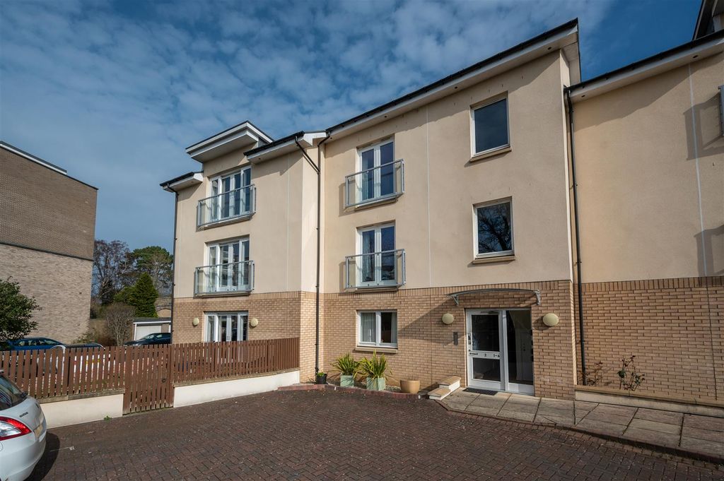 Property photo 1 of 17 Barntongrove-003.Jpg