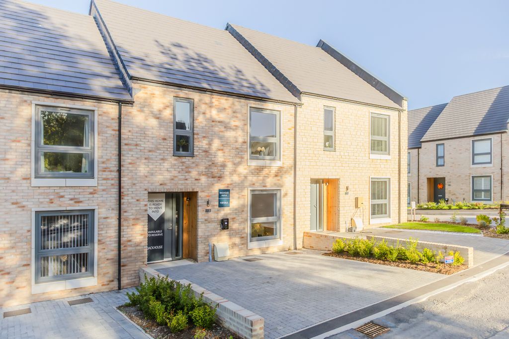 Property photo 1 of 24 251006W001