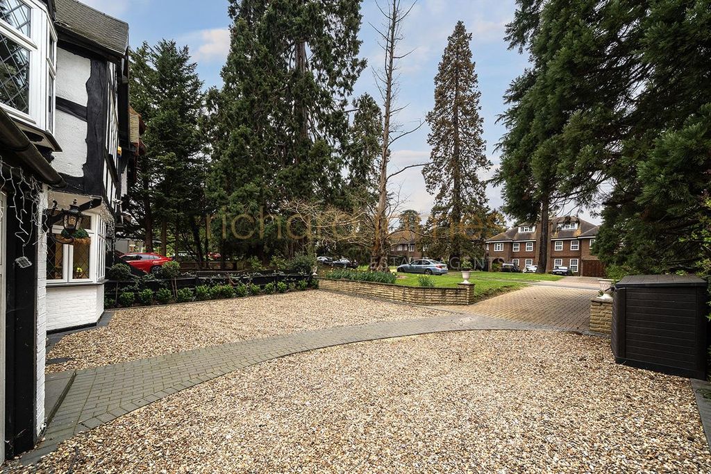 Additional image 22 of 4 bed detached house for saleCanons Drive, Edgware HA8