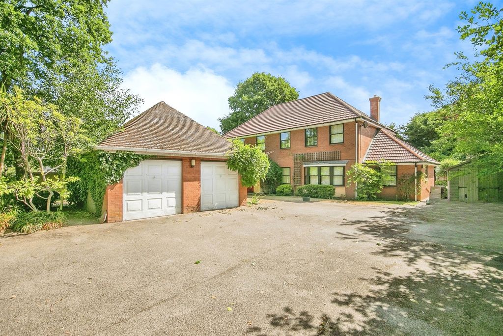 Property photo 1 of 25