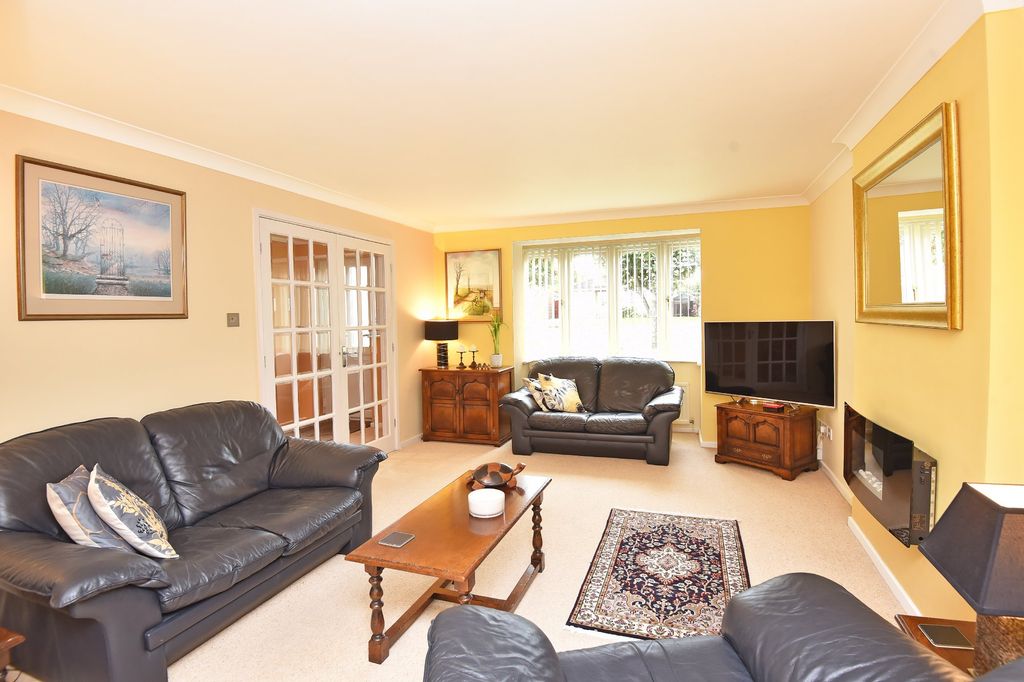 Property photo 2 of 14