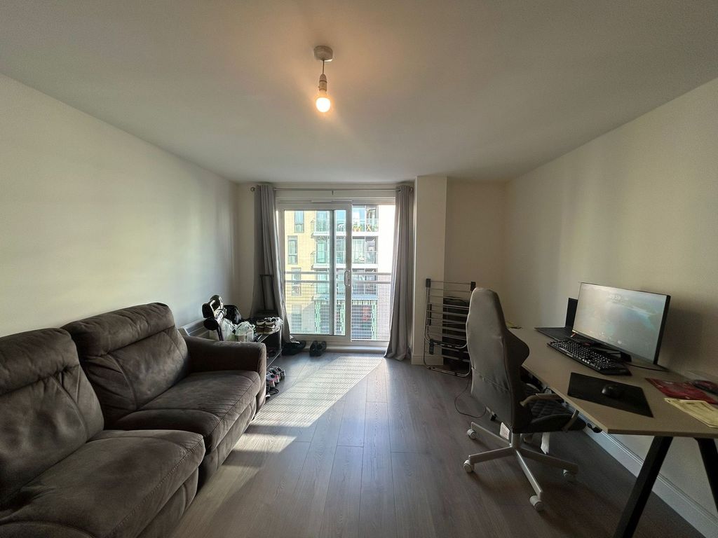 Property photo 3 of 7