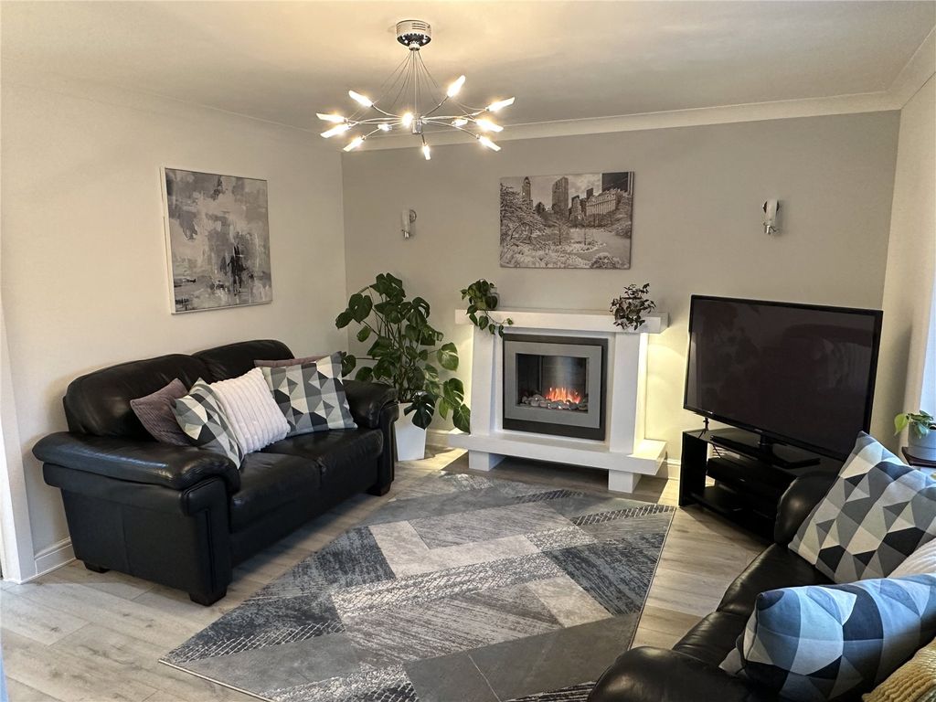 Property photo 3 of 31 Picture No. 12