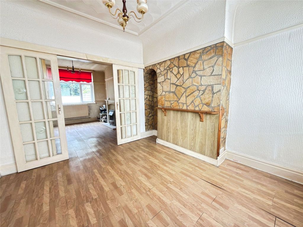 Property photo 3 of 16 Picture No. 10