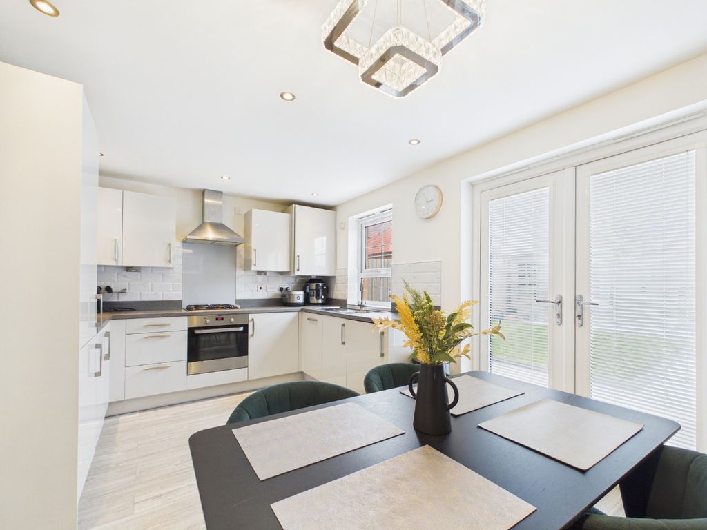 Property photo 2 of 19 5045476