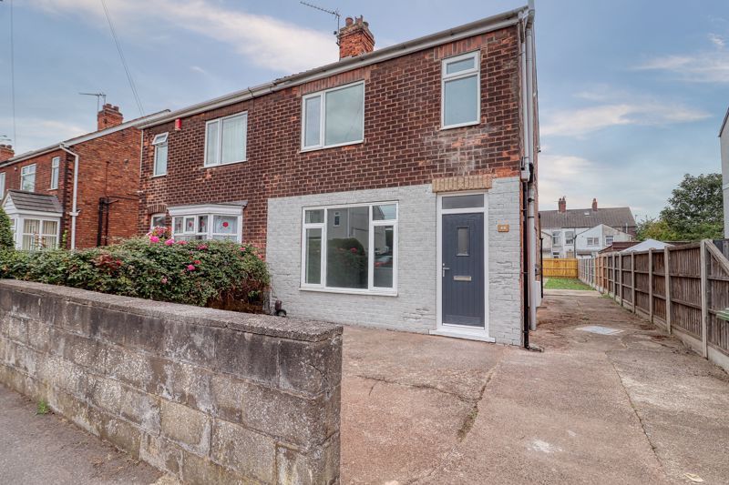 Property photo 1 of 12 Frontal