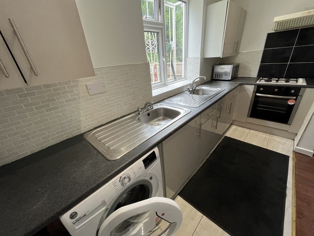 Property photo 3 of 13 Picture No. 15