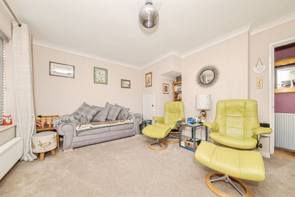 Property photo 2 of 19
