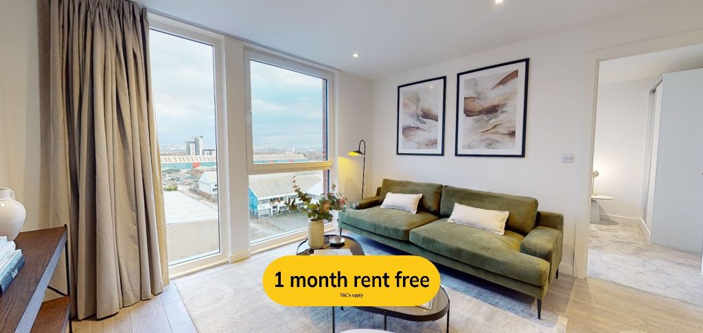 Property photo 1 of 18 Living Room