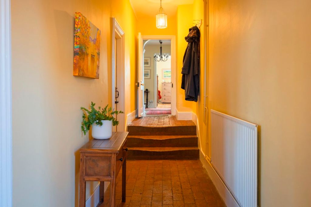 Property photo 3 of 29