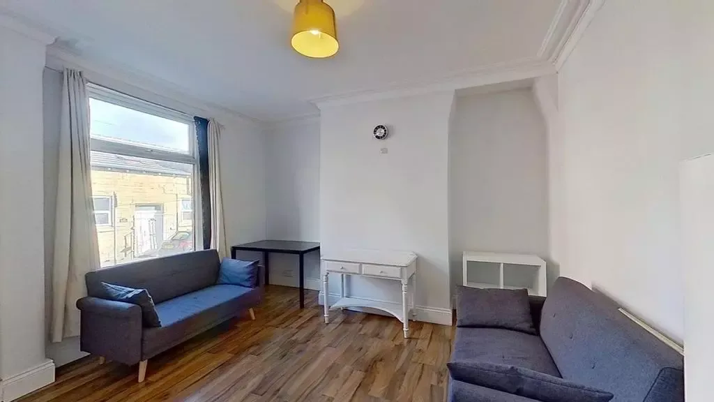 Property photo 3 of 9