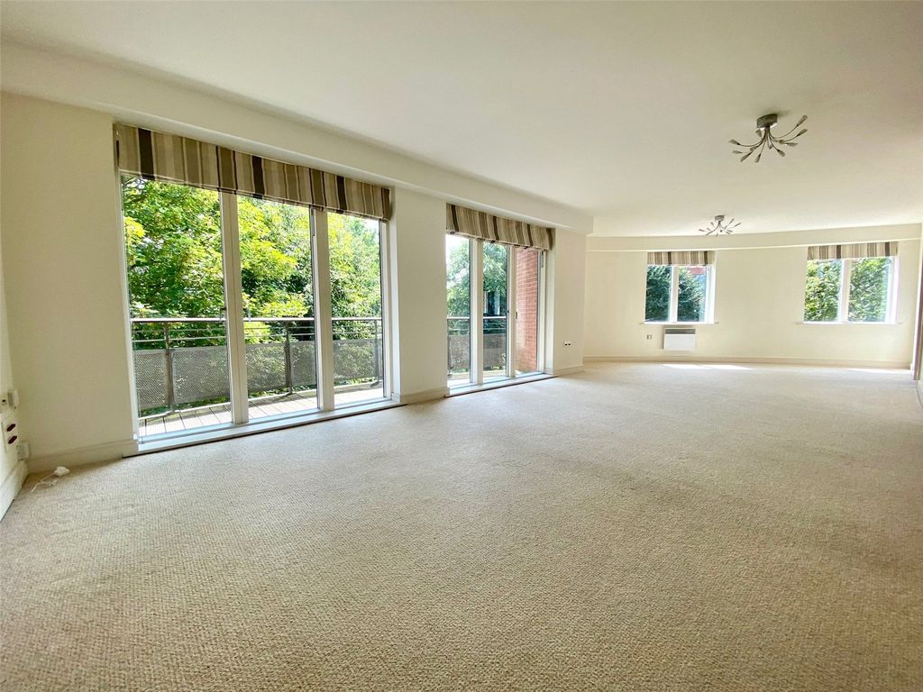 Property photo 2 of 18 Picture No. 31