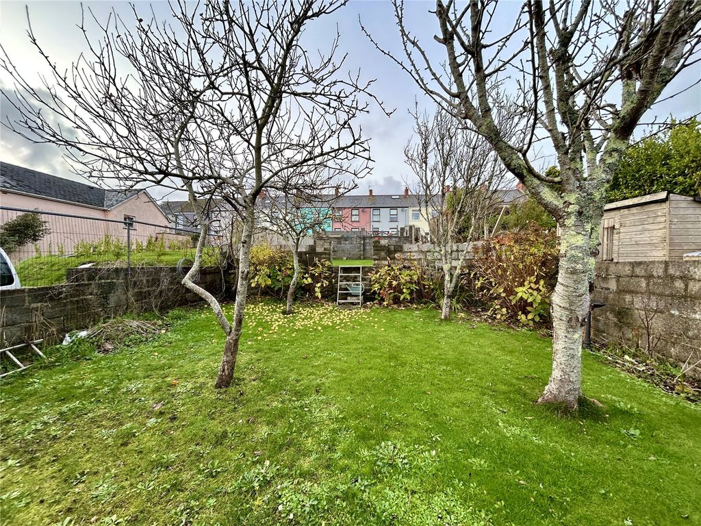 Property photo 3 of 7 Picture No. 05