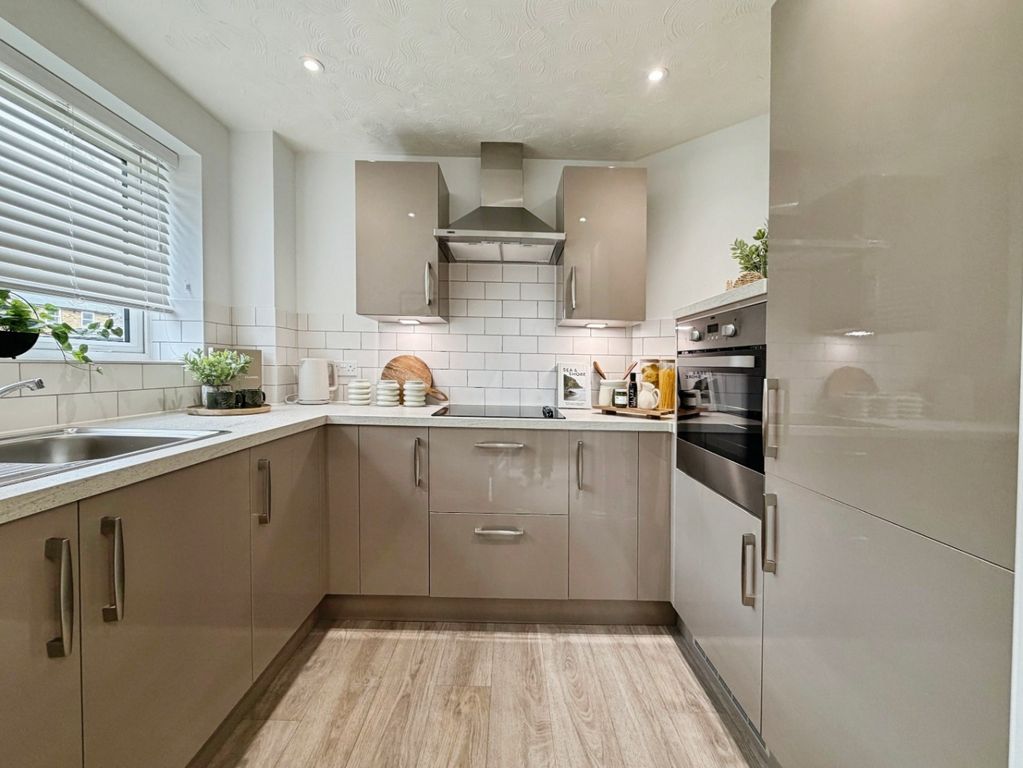 Property photo 3 of 17 4994394