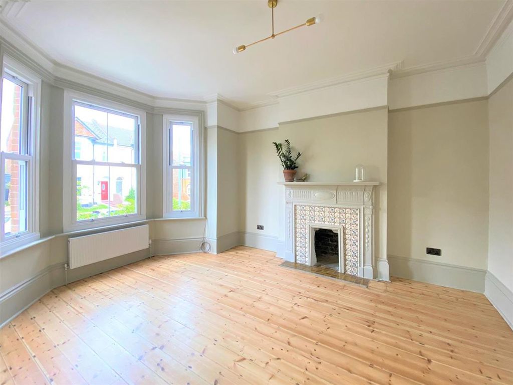 Property photo 1 of 14 Living Room