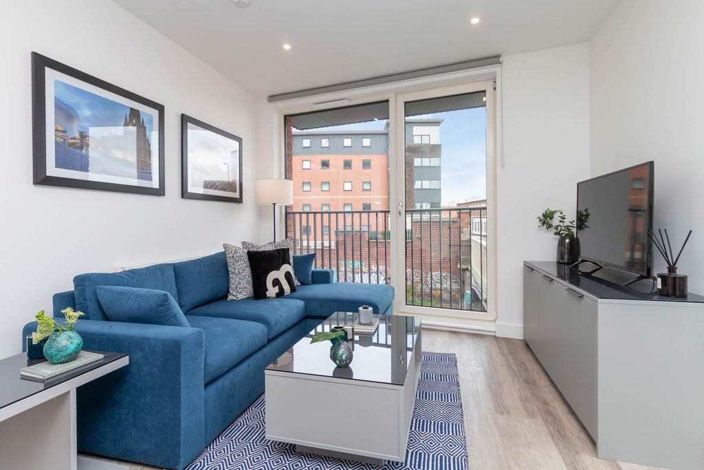 Property photo 2 of 21 Lounge/Dining Room