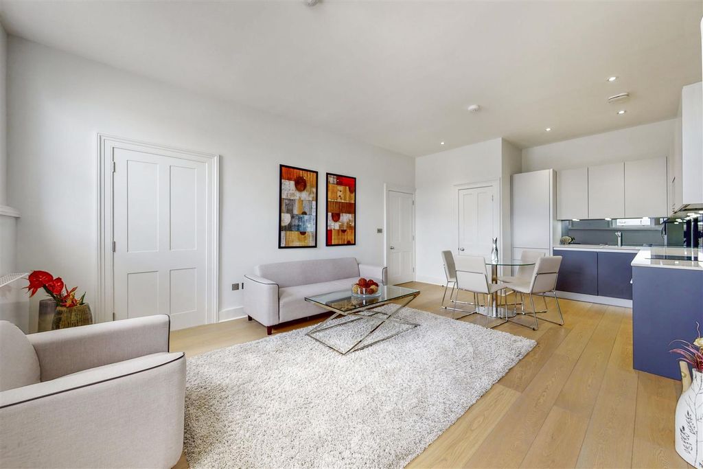 Property photo 1 of 9
