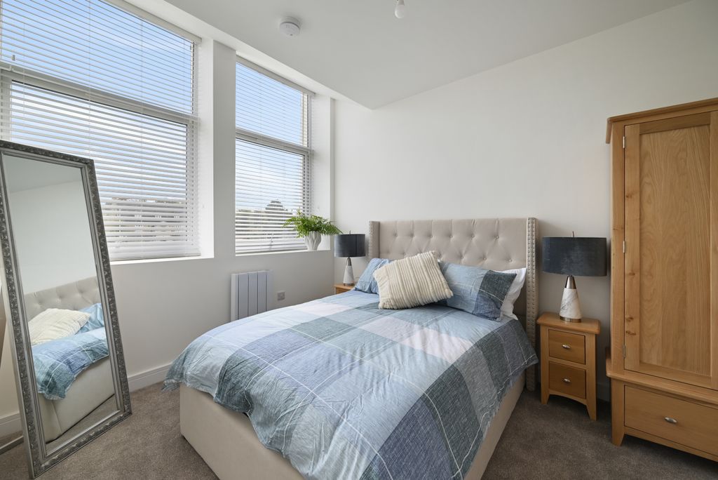 Property photo 2 of 9 Front