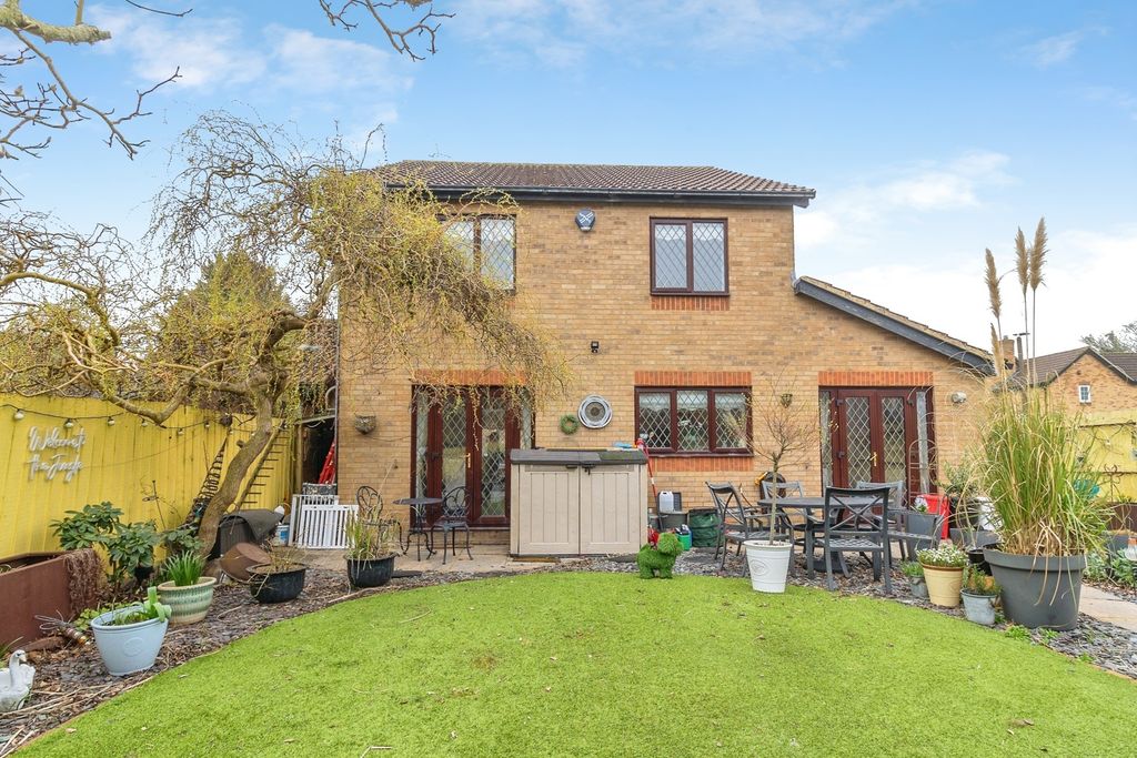 Property photo 3 of 28 Pbox-Img.Jpg