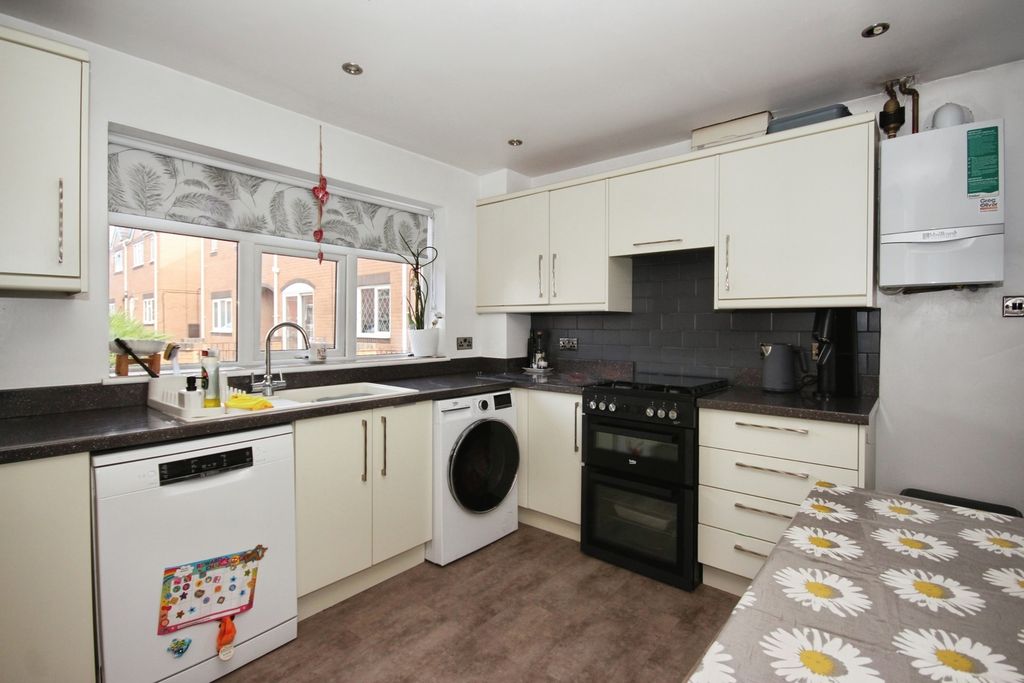Property photo 2 of 16 Pbox-Img.Jpg