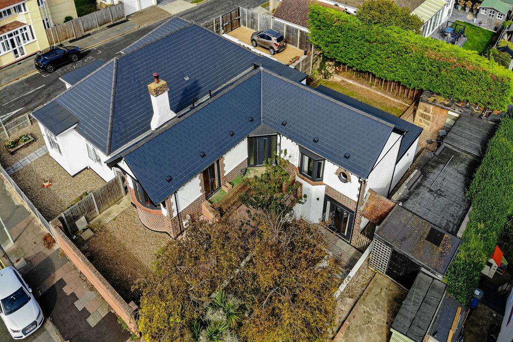 Property photo 1 of 21