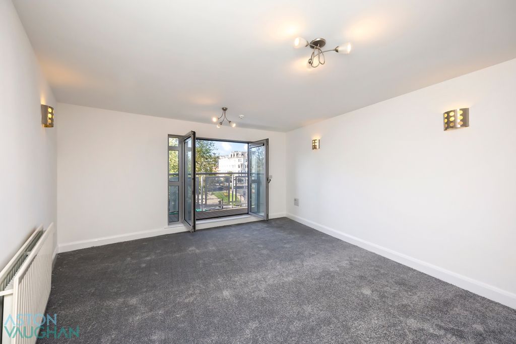 Property photo 2 of 16 5019321