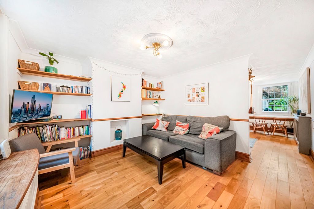 Property photo 3 of 39