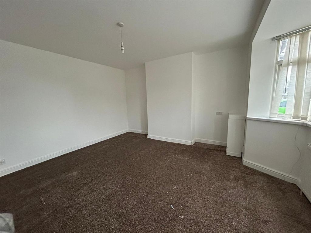Property photo 3 of 13 Living Room 2.Jpg