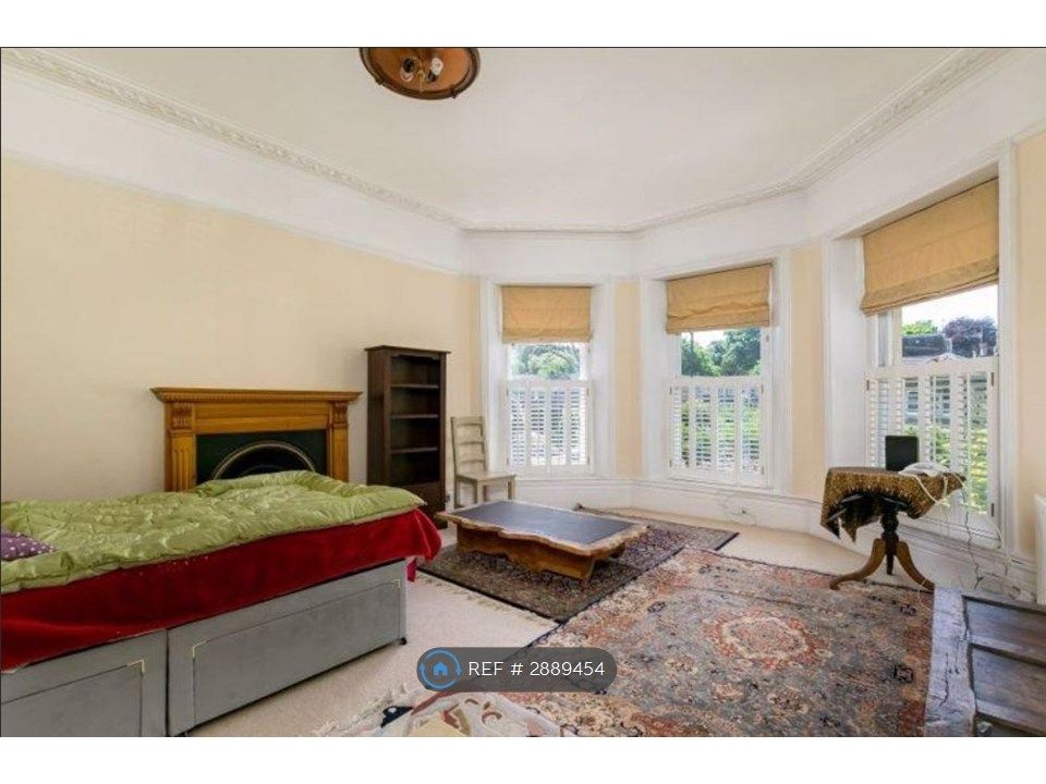 Property photo 1 of 22 Sitting Room