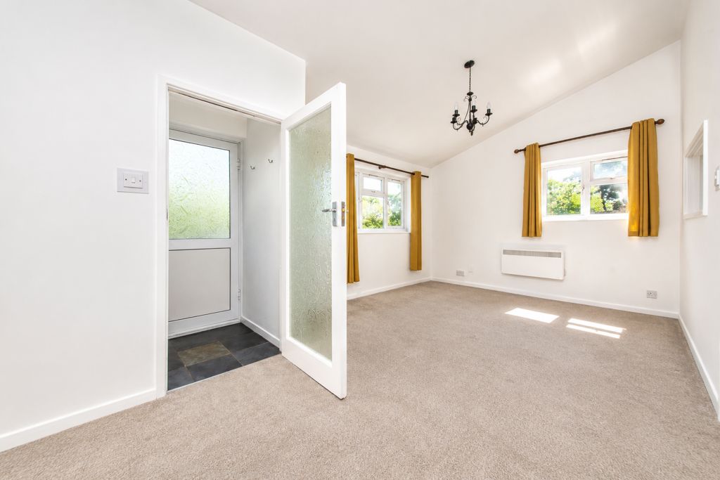 Property photo 3 of 14 8