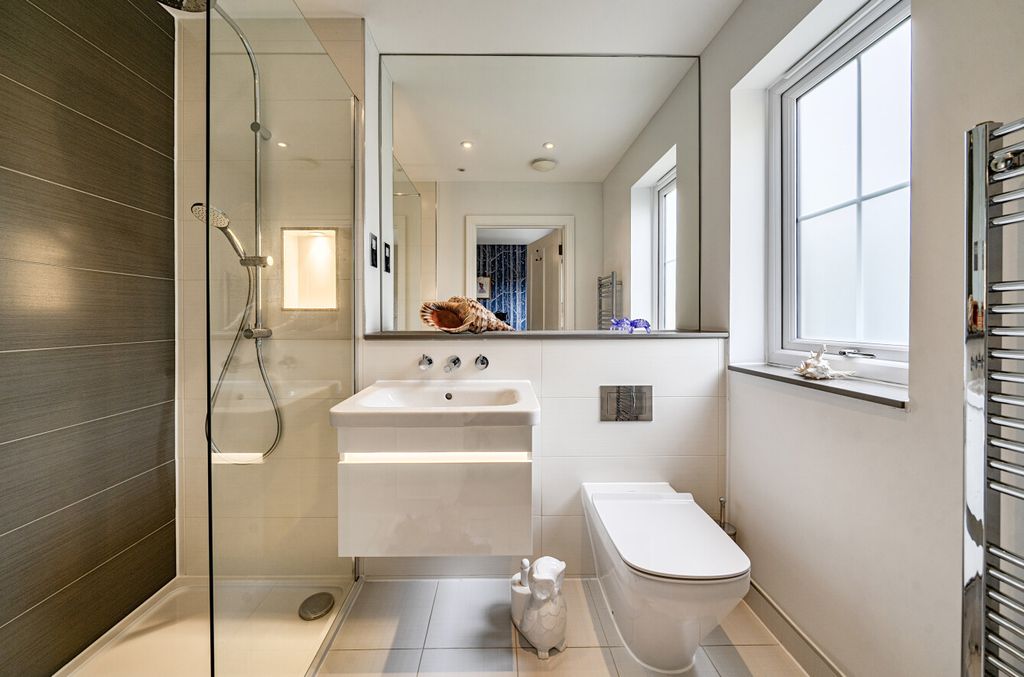 Property photo 3 of 20 1438717-17-69E0E4...